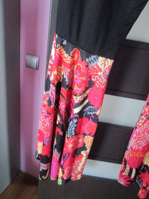 pantaloni  interesanti dame L