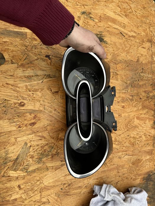 Ceasuri bord Renault Clio 4