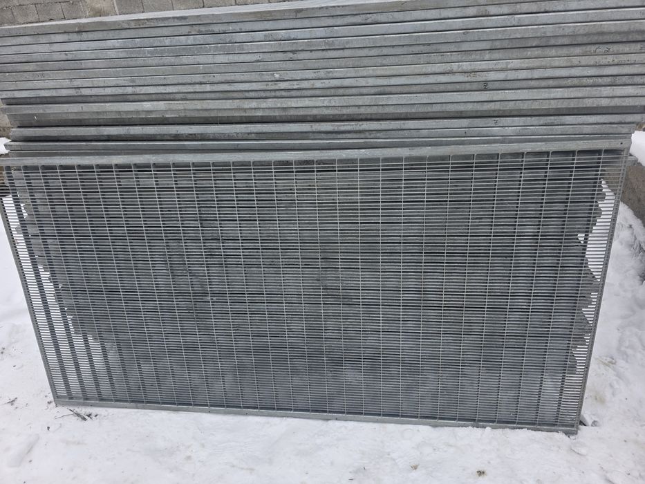 Gretare zincata și trepte pentru scări zincate