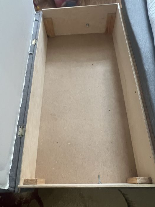 Продам диван двухместный