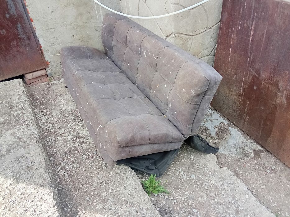 Продам диван раскладной бу