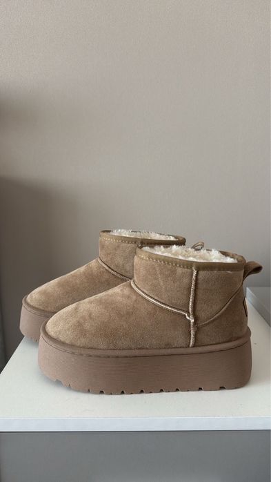 Продаю новые угги