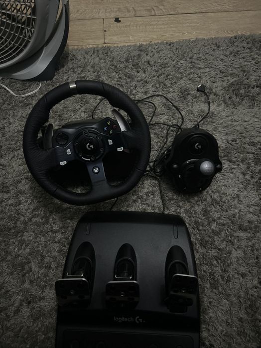 Logitech G920 + скоростен лост ( БАРТЕР НА PS5!)