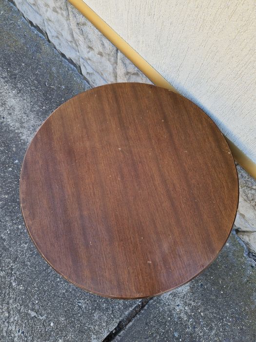 Красива антикварна френска масичка масив