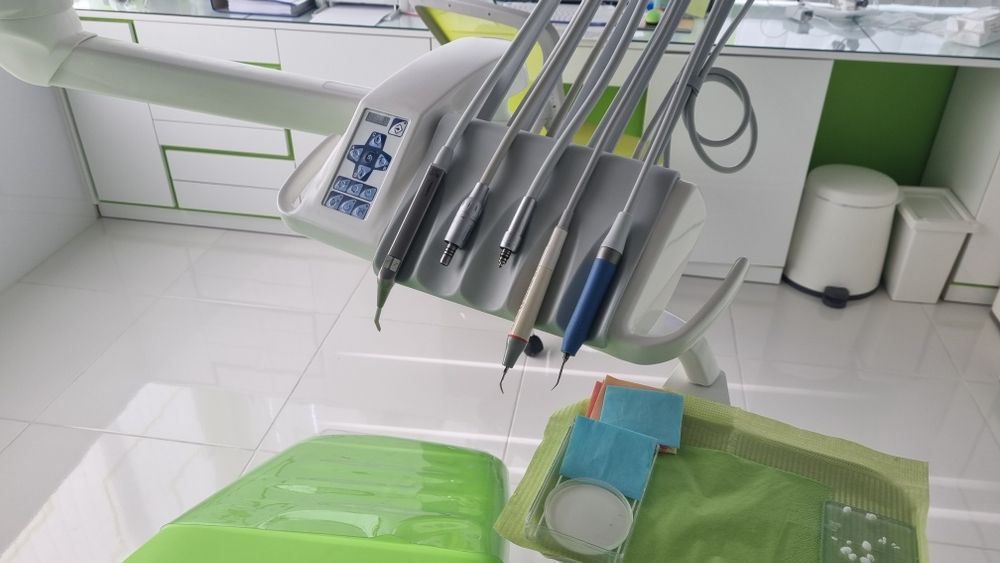 Стоматологичен  стол Planmeca в комплект с компресор, аспирация