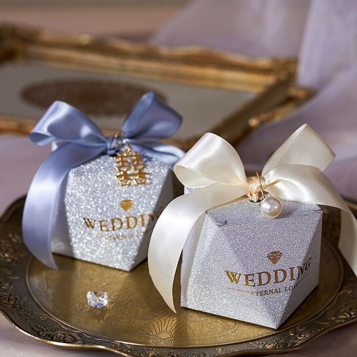 Бонбоньерки, тойбастар