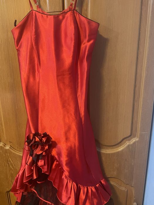 Rochie rosie de seara