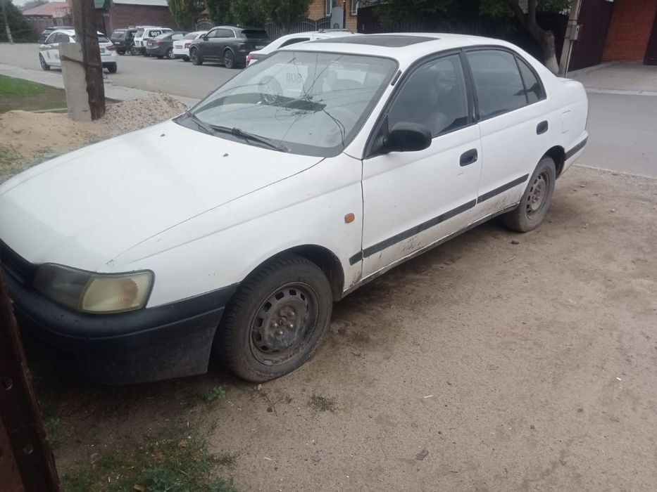 Tayota Carina E