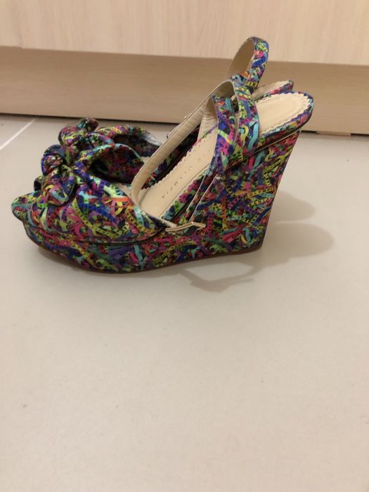 Босоножки, танкетки