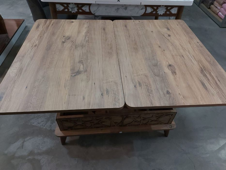 Холна маса която може да се превърне в трапезна