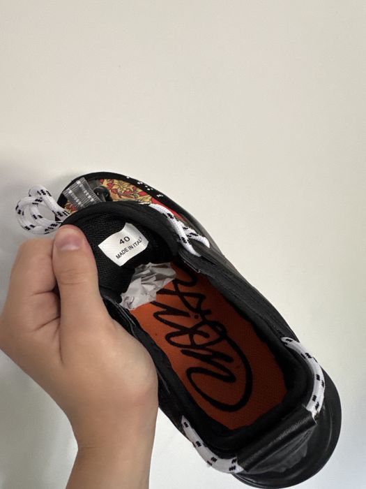 Versace Chain Reaction Black & Read