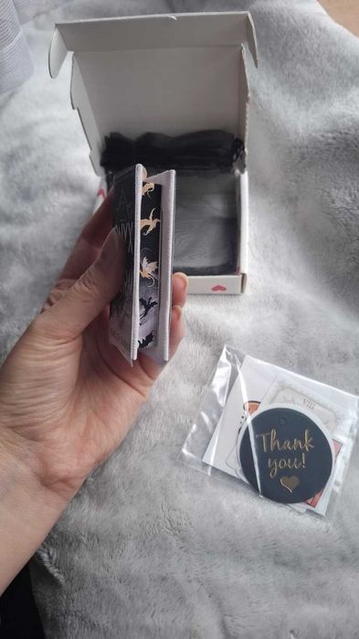 Martisor magnet cu minibook Onyx Storm