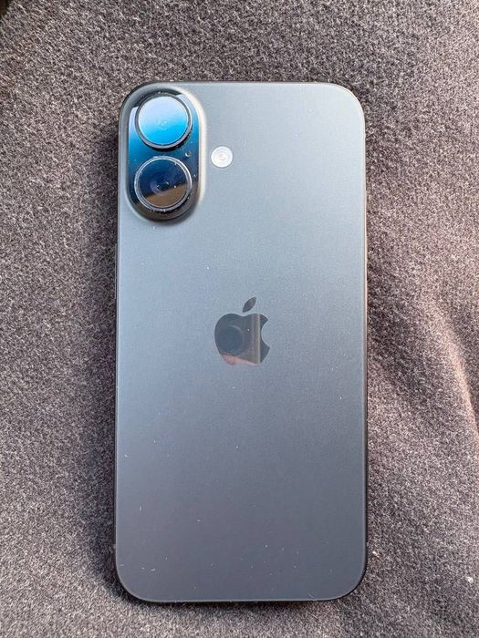 Продам iPhone 16
