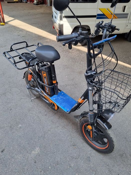 Drongo skuteri sotiladi.