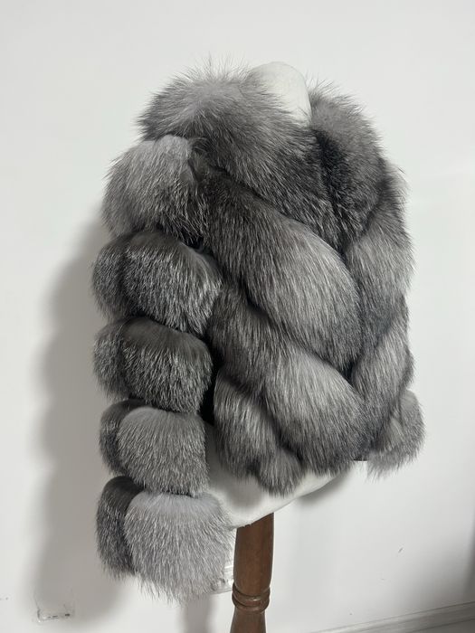 Canadiana si vulpe argintie