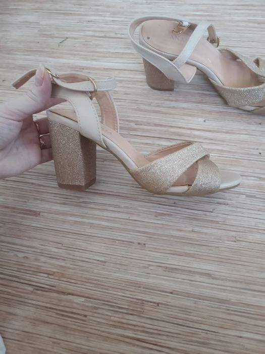 Продам платье на девушку и туфли