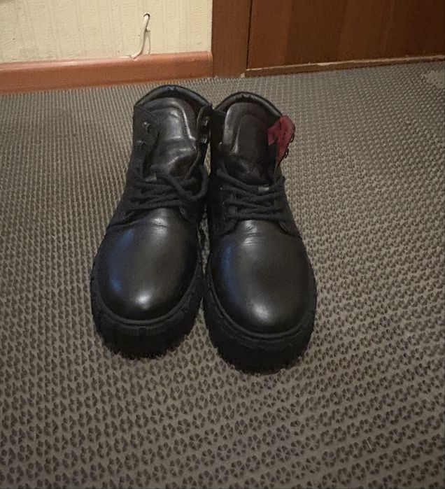 Кожаные женские ботинки