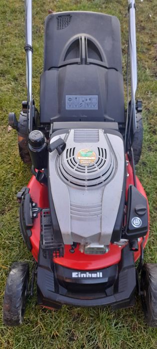 Masina de tuns iarba  cu autopropulsie cu pornire la cheie