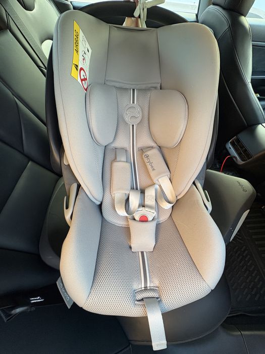 Scoica Cybex plus Baza Iso fix. Stare foarte buna
