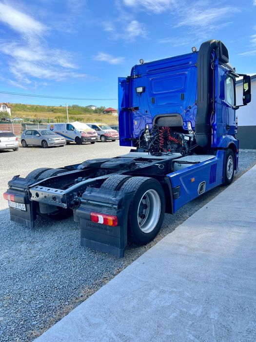 Mercedes Actros 1843