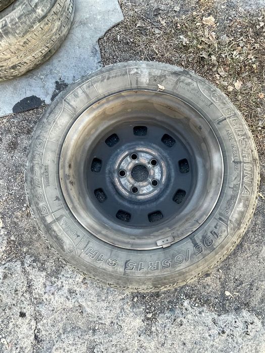 Продам два баллона д.15