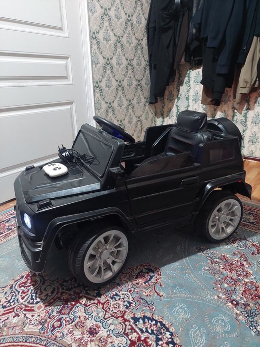 Детский электромобиль