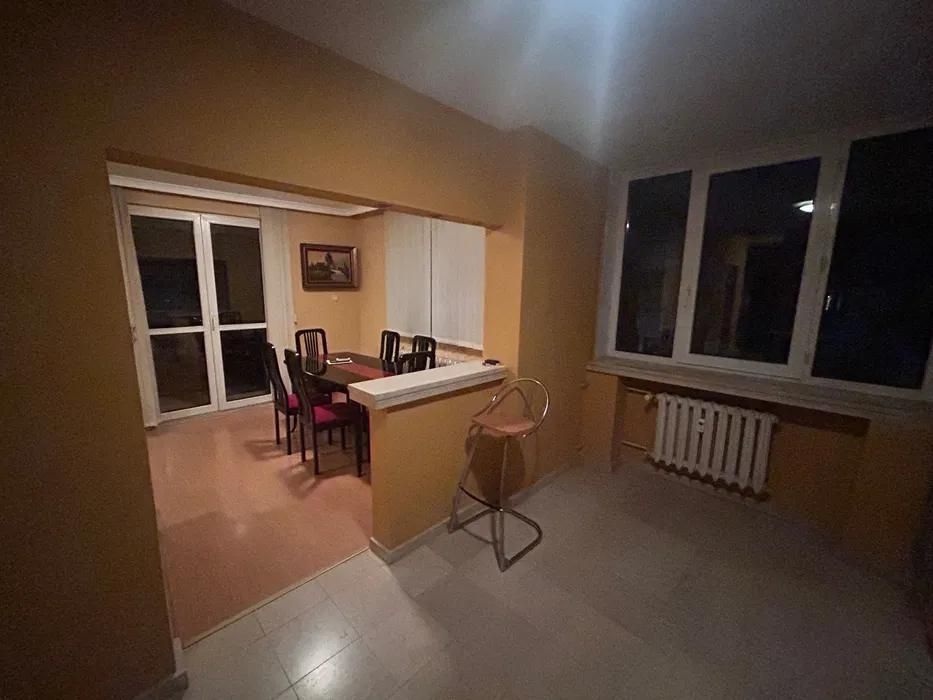 Дава се под наем Тристаен апартамент в София, Медицинска академия - 140 кв.м за 1100 € - Снимка #4