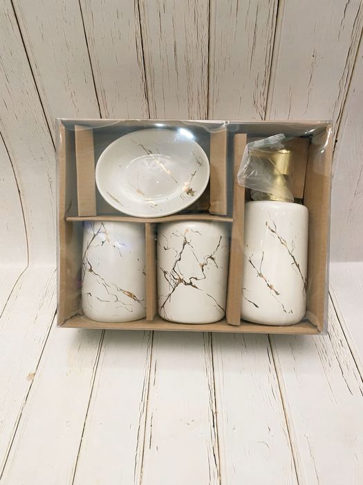 Новый набор для ванной комнаты