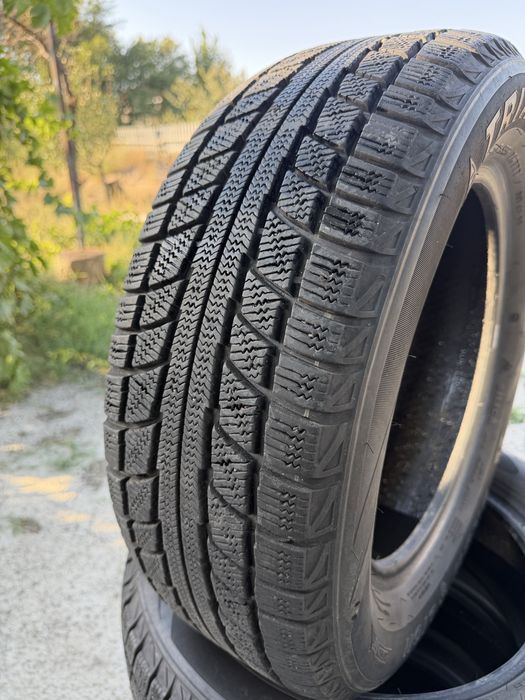 Продам шины TRIANGLE комплект зима 215/60/R16