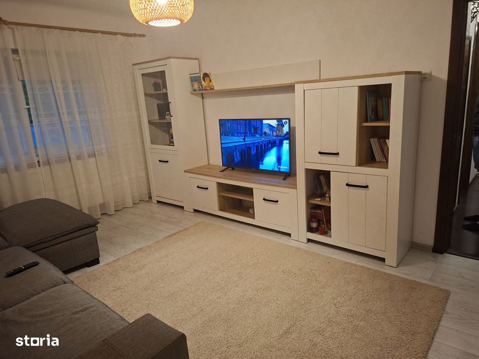 Apartament 3 camere, Rovine