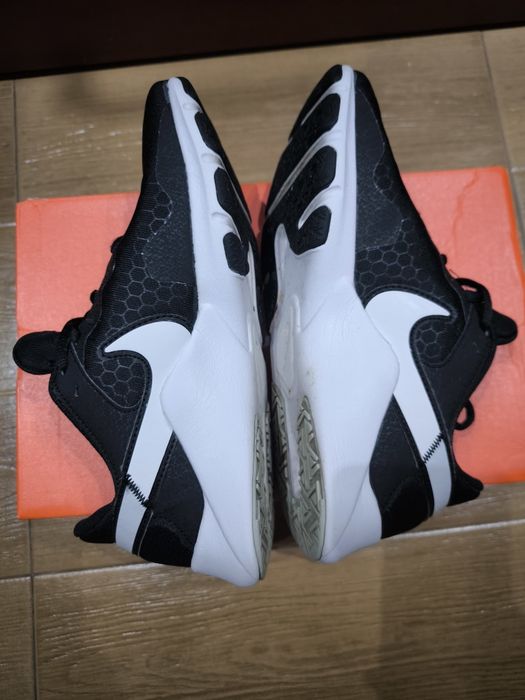 Маратонки Nike legend black