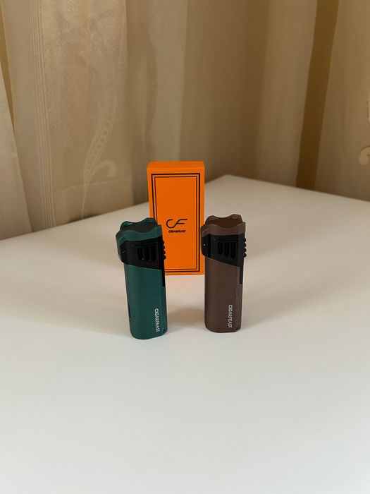 Запалка за пури с 4 турбо пламъка и пънч - 2 цвята