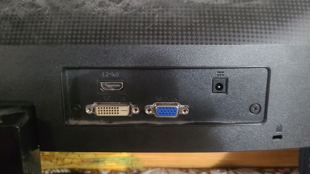 Монитор с   продам  hdmi vga