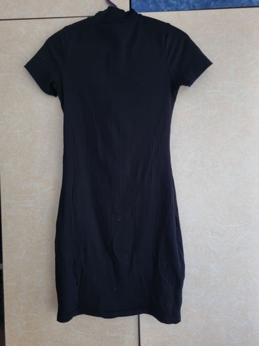 Черна рокля Sinsay