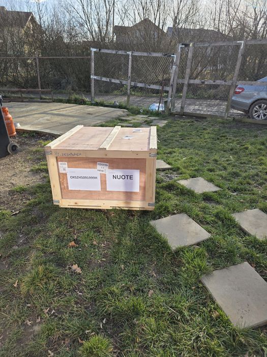 Robot de tuns și tăiat iarba Atlatech cu șenilă  ,comandat prin teleco