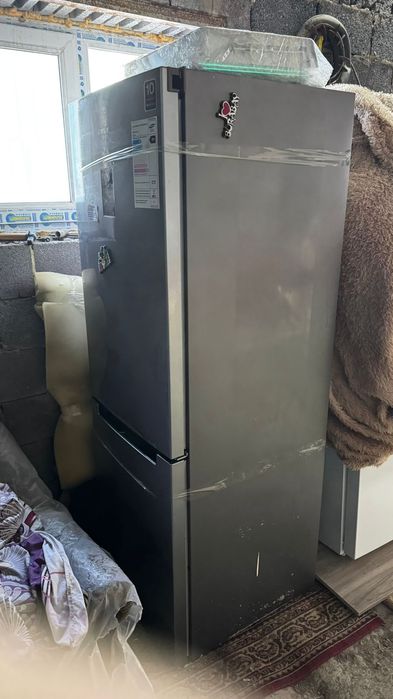 Холодильник Samsung