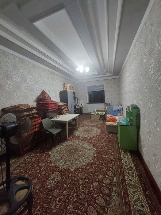 Uy sotiladi 8 sotih 6ta xona 1ta Ishxona 2ra sanuzel