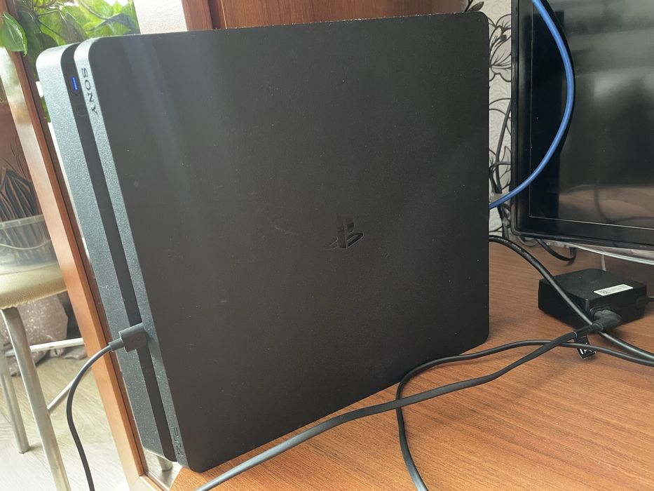 Продам/обменяю ps4 slim 1tb
