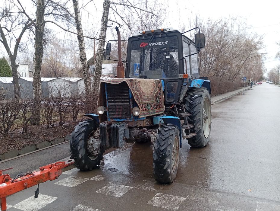 Трактор и пресс обмен г