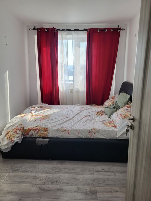 Inchiriez apartament cu 3 camere