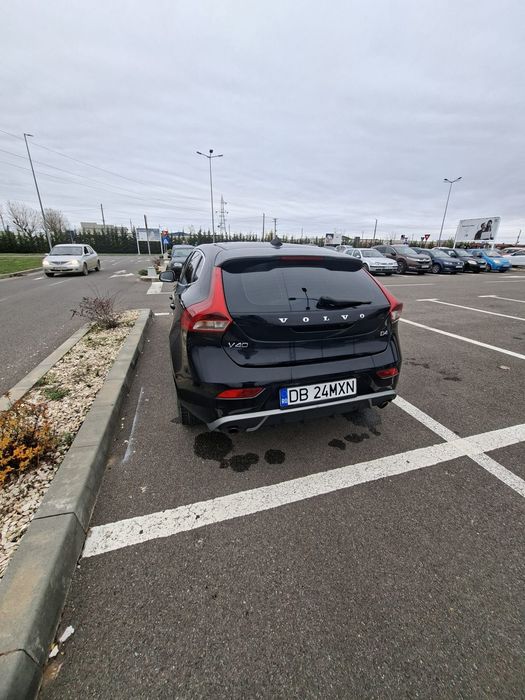 Vand sau schimb volvo v40