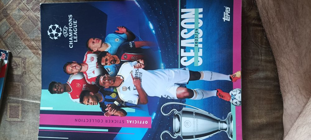 Продавам албуми на Topps и Panini