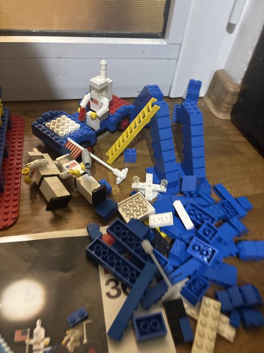 Lego legoland space vintage 358 367 moon landing rocket base