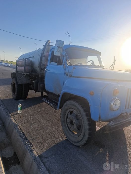 Gaz 53 sotiladi.