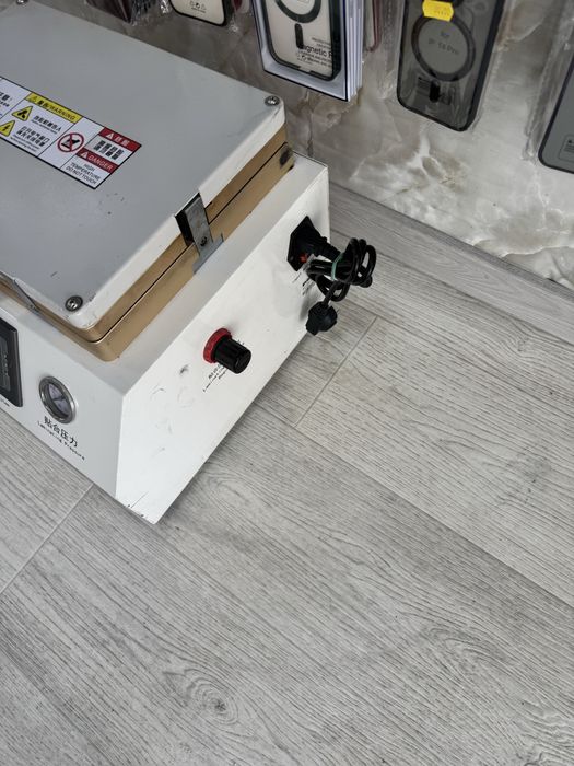 Masina laminat sticla display gsm Uyue x2 laminate vacuum display