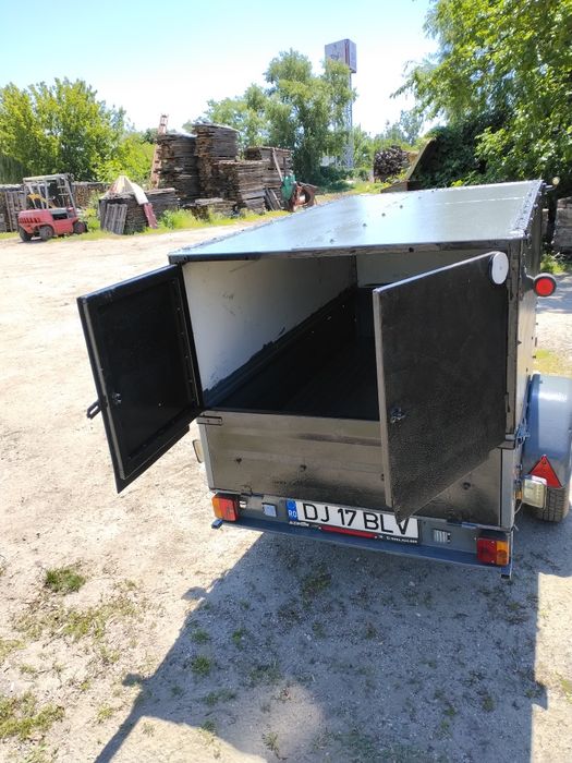 Vând Remorcuta  cu frână 1000kg Se conduce cu cât. B