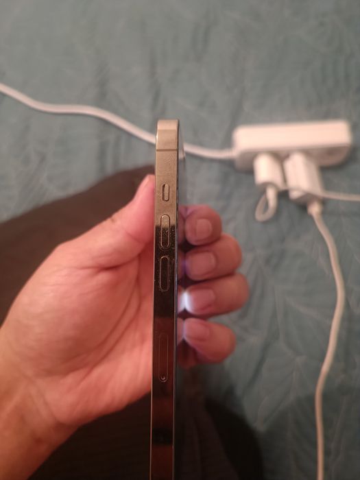 Продам Айфон 14 про