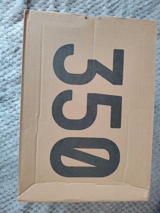 Yeezy slides 350 Carbon Beluga