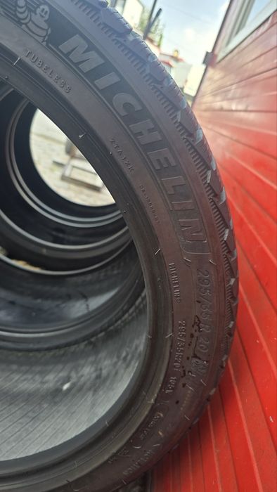 Зимни гуми 265 40 20 2бр и 295 35 20 2бр Michelin