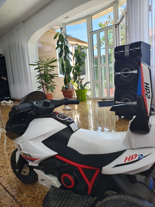 Vând motoreta HP2
